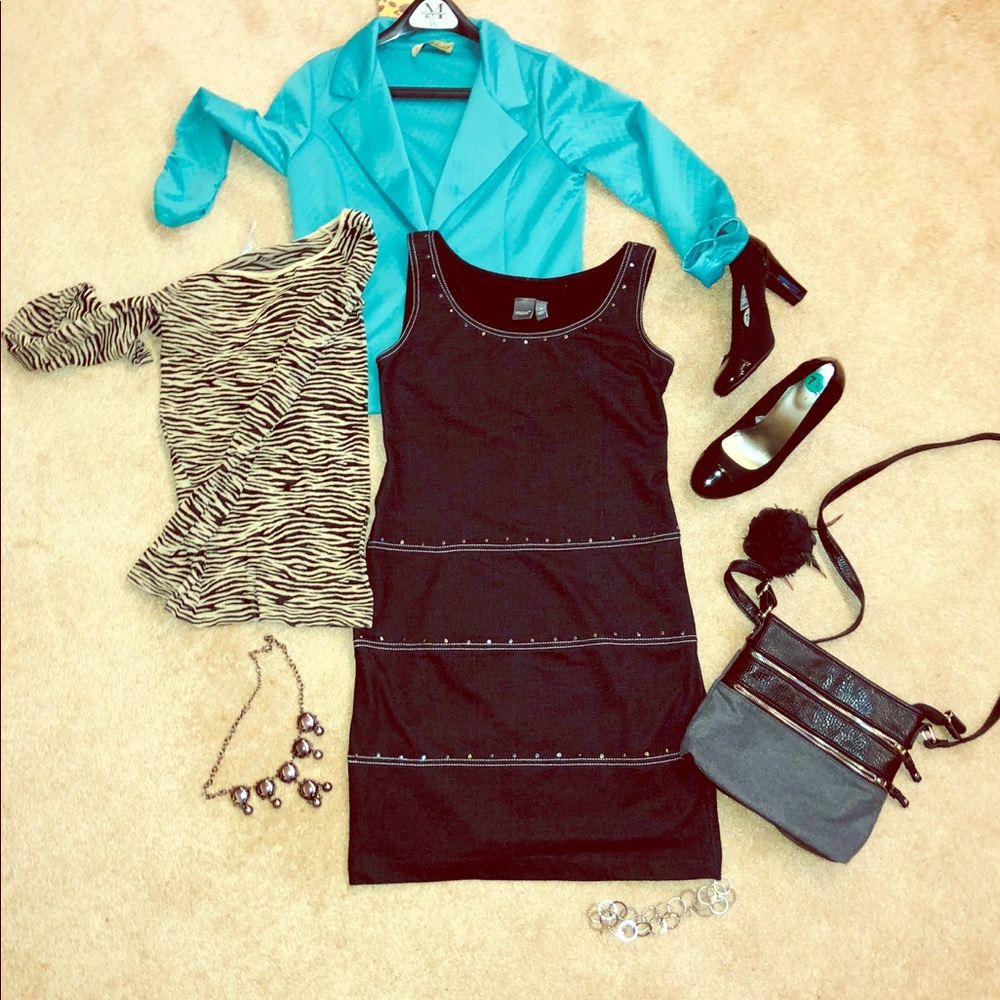 SOLD Muse slvls black dress metal dot studs size 4